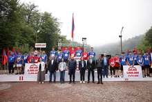 Վարչապետ Նիկոլ Փաշինյանը, Տավուշի մարզում՝ Դիլիջանի Պարզ լճի տարածքում, ներկա է գտնվել «ՀՀ վարչապետի գավաթ» դպրոցականների թիմային խճուղավազքի մրցաշարի եզրափակիչ փուլին