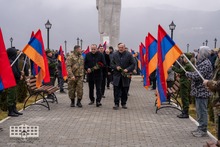 Հայրենիքի պաշտպանության համար զոհվածների հիշատակի օրվա կապակցությամբ հարգանքի տուրք &laquo;Մայր Հայաստան&raquo; հուշահամալիրում