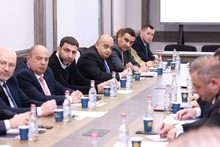 ՀՀ Տավուշի մարզպետ Հայկ Ղալումյանը մասնակցել է ՀՀ ՏԿԵ նախարար Դավիթ Խուդաթյանի և ԿԳՄՍ նախարար Ժաննա Անդրեասյանի կողմից հրավիրված խորհրդակցությանը։